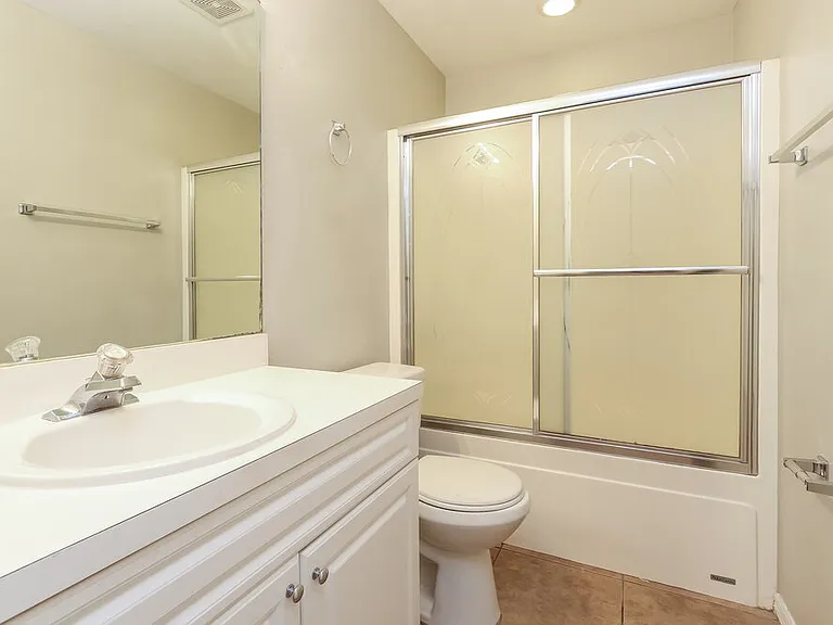 1413 SW 11th Pl — Photo 10