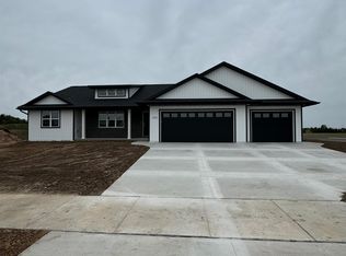 1231 Putnam Dr, Pulaski, WI 54162