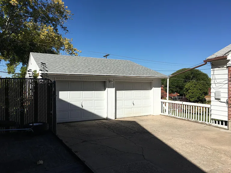 3751 Eccles Ave — Photo 4
