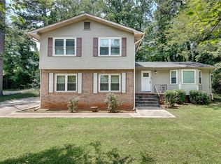 597 Field Cliff Dr, Stone Mountain, GA 30087