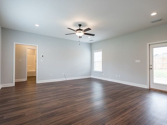 3rd image of 4077 Northlake Dr