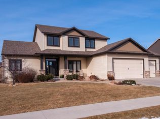 3389 Stonehedge Dr NE, Rochester, MN 55906