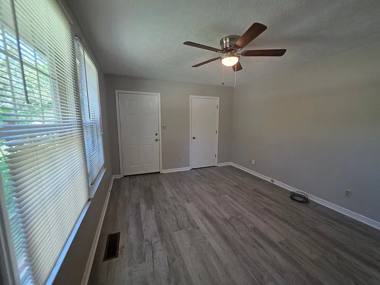 107 Oliver Street — Photo 3