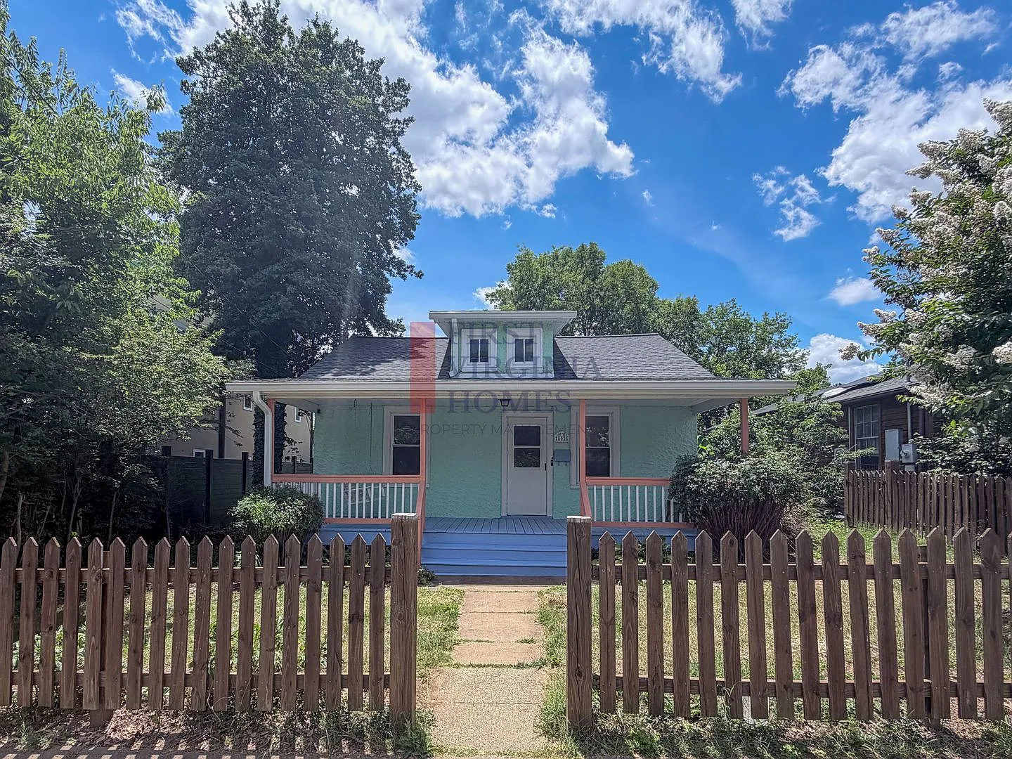 2Bed/1bath Belmont Bungalow — Photo 3