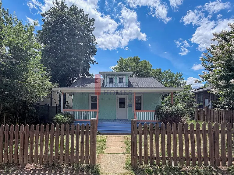 802 Elliott Ave — Photo 1