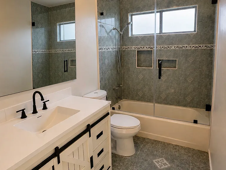 7826 Laurel Canyon Blvd #5 — Photo 5