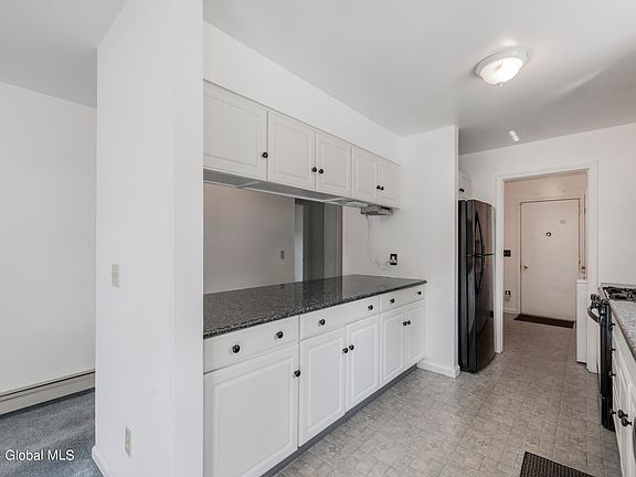5th image of 27 Miller Avenue