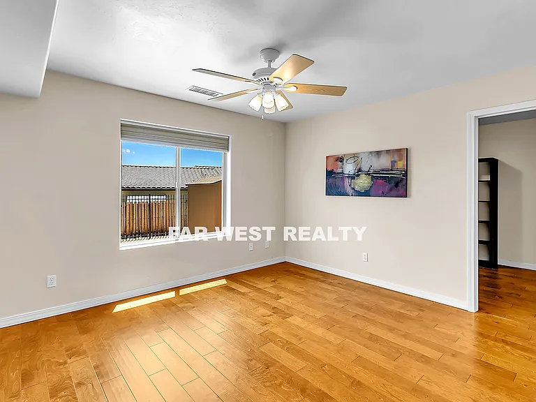 1853 Oriental Ave — Photo 8