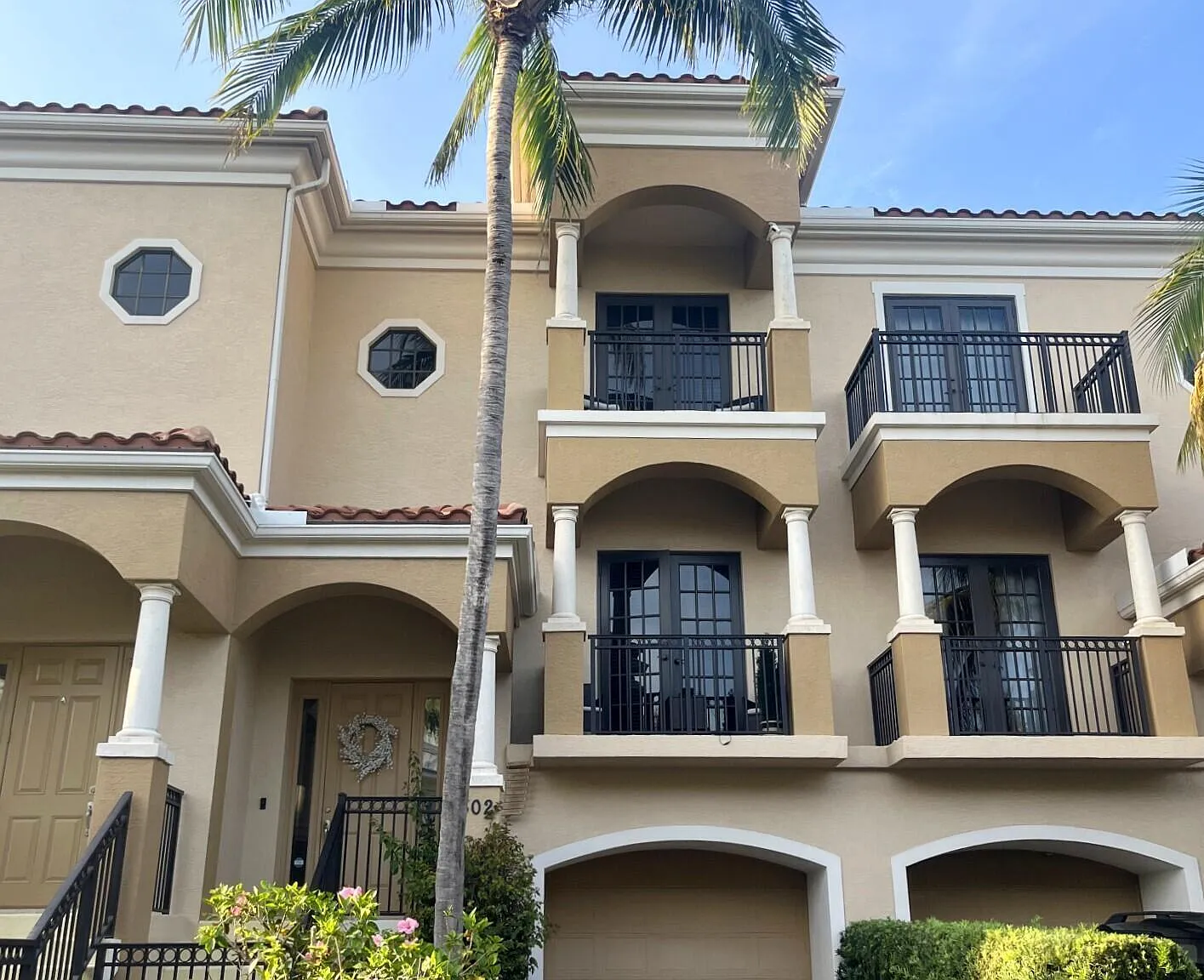 3 bed, 3.5 bath, 2882 sqft, $6,500 — Photo 3