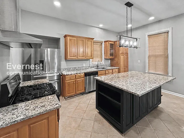 225 Woodward Ave SE — Photo 4