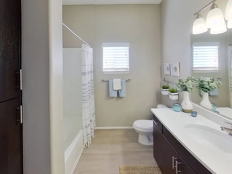 Canyon View Apartments — Photo 8