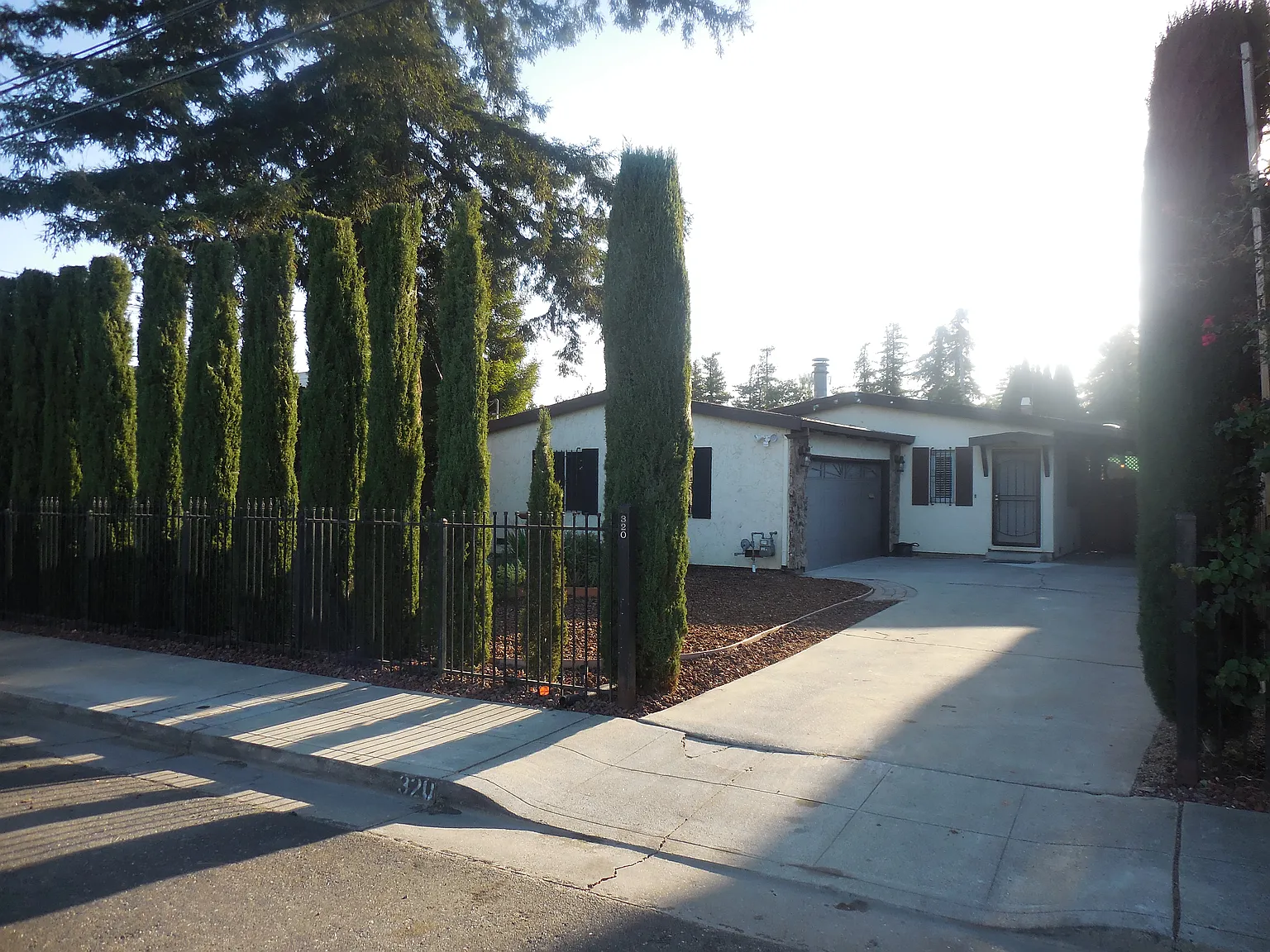 320 Buckeye St photo 1