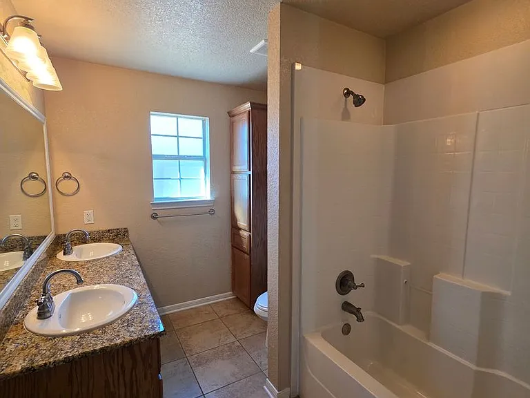 5804B Aquarius Dr — Photo 12