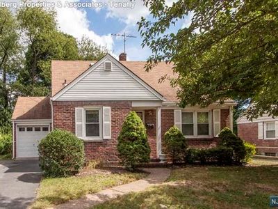 102 Brookside Ave, Cresskill, NJ, 07626