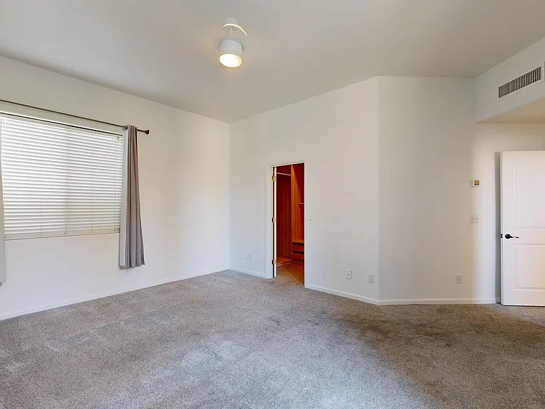 4537 E Devonshire Ave — Photo 12