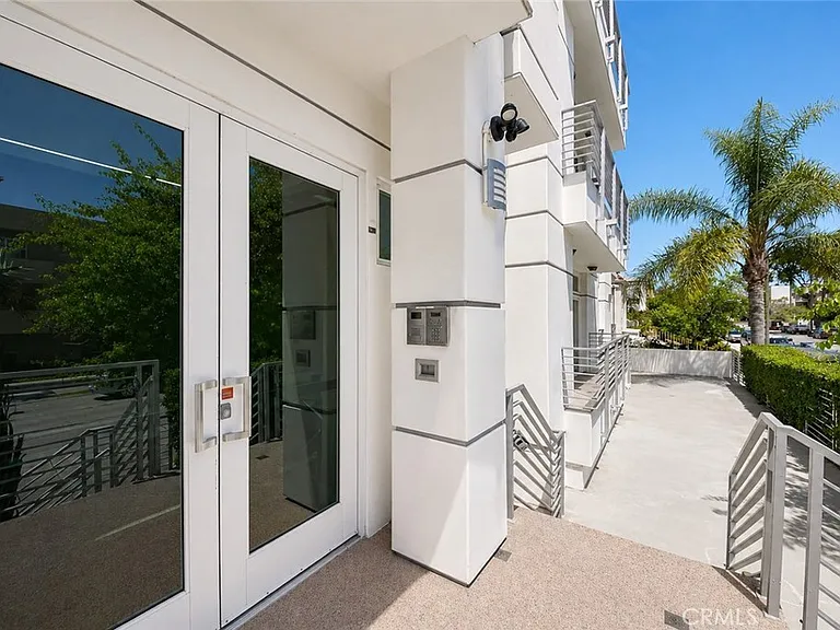 401 N Serrano #Penthouse 3 — Photo 24