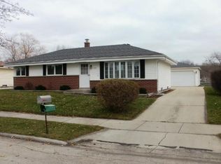 1534 Parknoll Ln, Port Washington, WI
