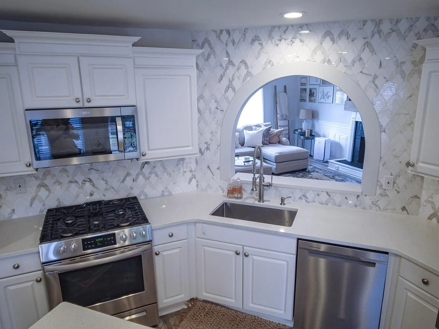 5 bed, 2477 sqft, $3,600 — Photo 3
