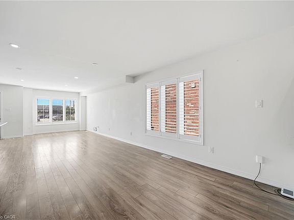 5th image of 162 Golden Springs Dr