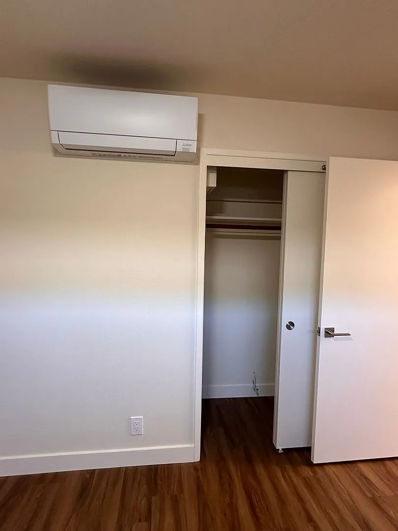 Coral Manor Apartments — Photo 4