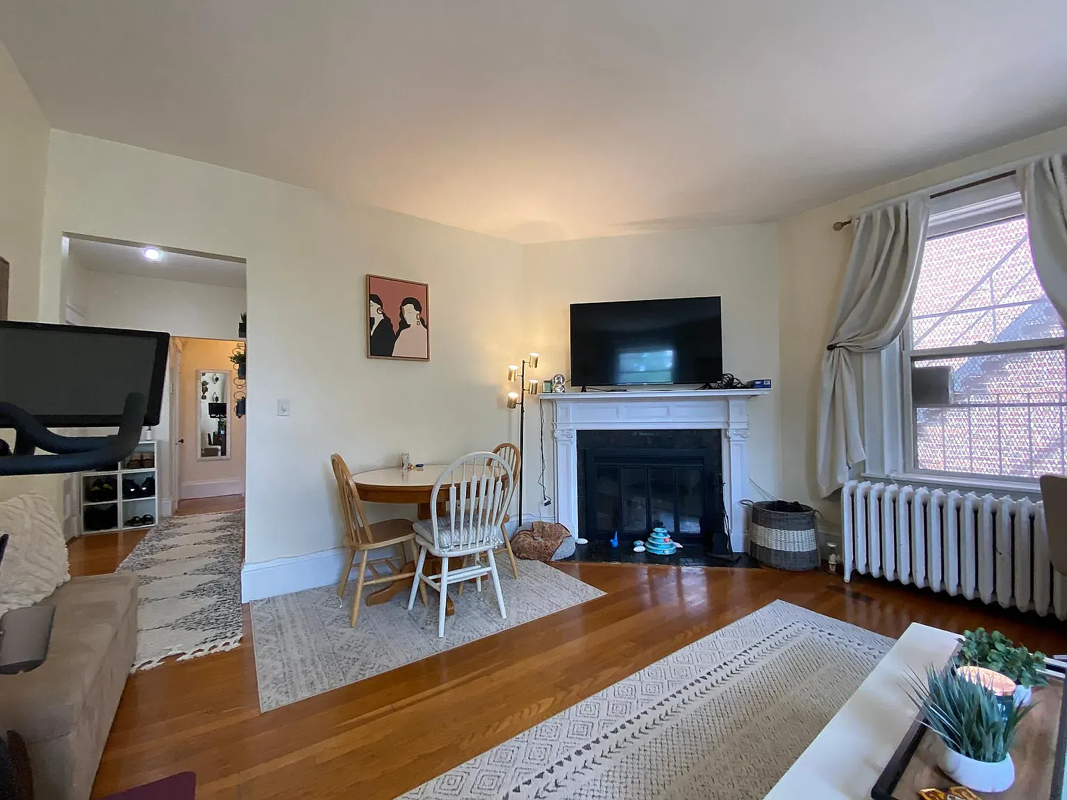2 bed, 800 sqft, $3,100 — Photo 2