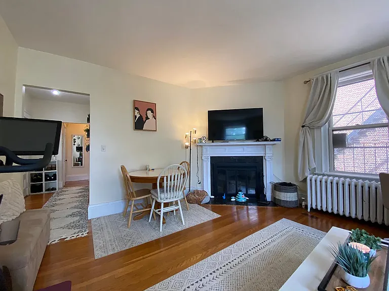9 Braemore Rd #9 — Photo 3
