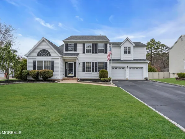 137 Grande Woodlands Way, Toms River, NJ 08755