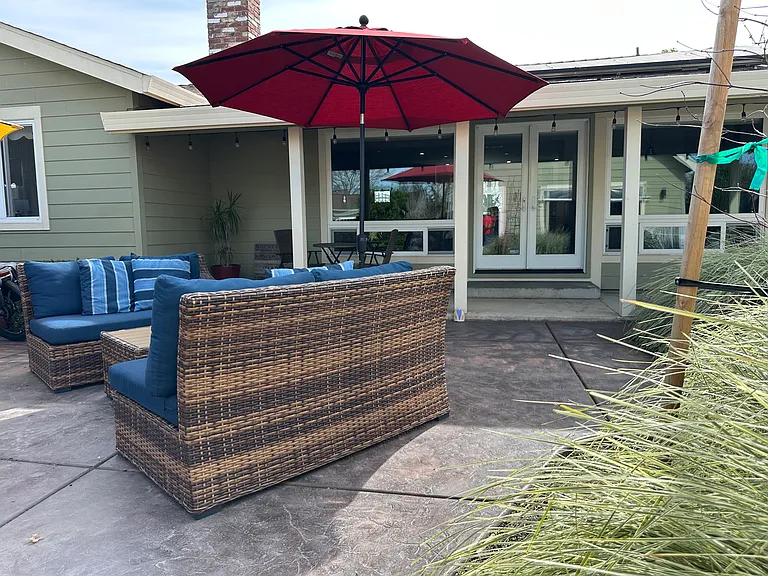 Back of house porch and back area 3
