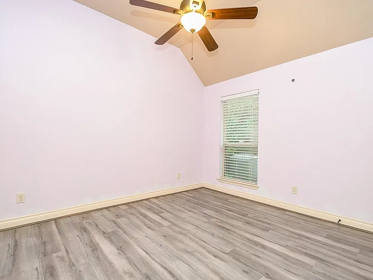 2911 Village Brook Ln — Photo 27