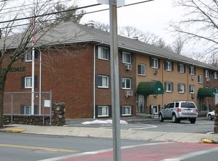 333 Central St APT 1B, Saugus, MA 01906