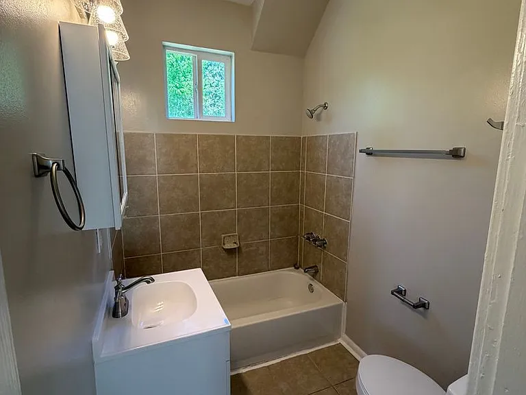 3511 1st Ave — Photo 51