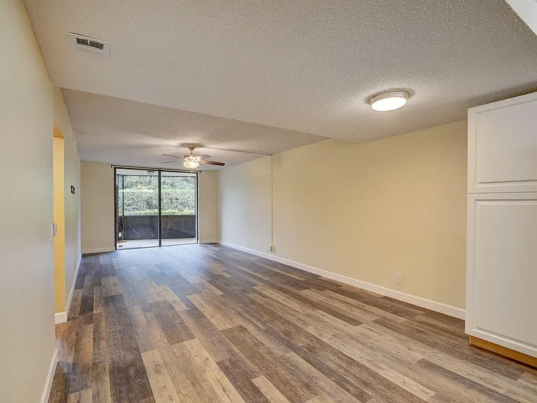 890 N Federal Hwy #103 — Photo 10