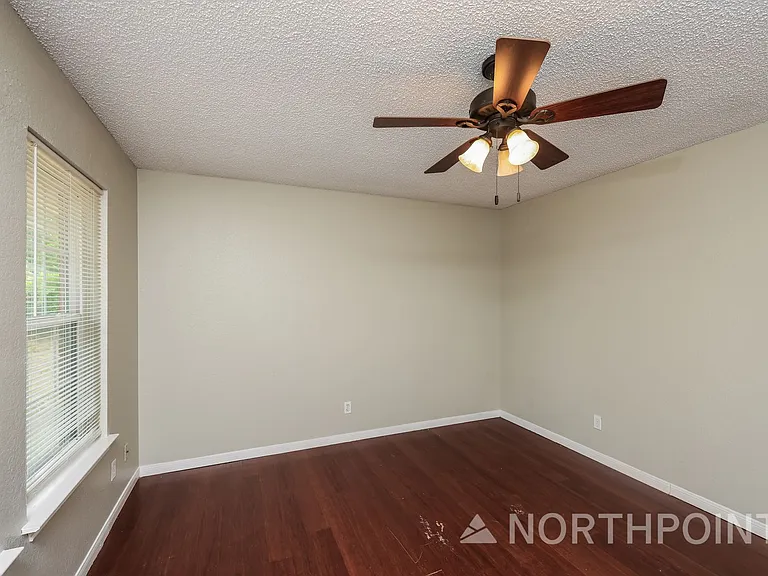 609 E Buffalo St — Photo 9