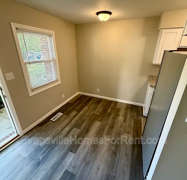 430 S Bosse Ave — Photo 5