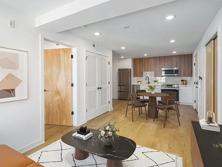 640 Moore St #204 — Photo 4