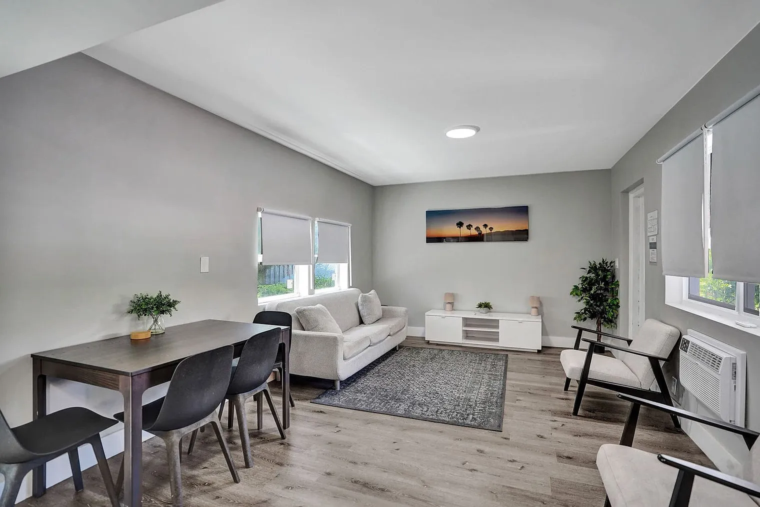 2 bed, 1.0 bath, 516 sqft, $2,218 — Photo 2