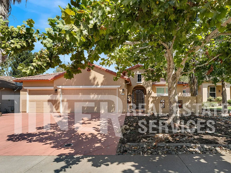 516 Costa Ln