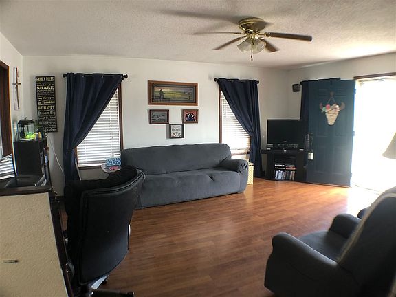 3rd image of 1110 W 9th St