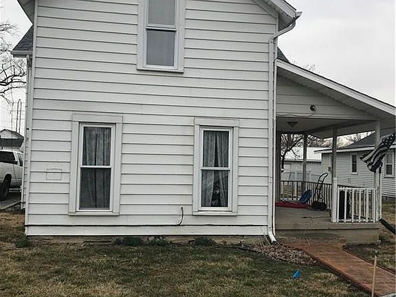 3rd image of 217 Vine St