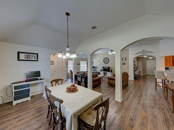 4th image of 6407 Larrycrest Dr
