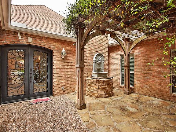 4th image of 1910 Roanwood Dr