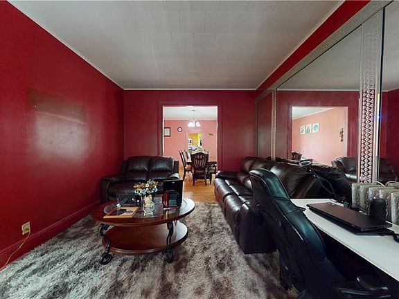 4th image of 1563 E 46th St
