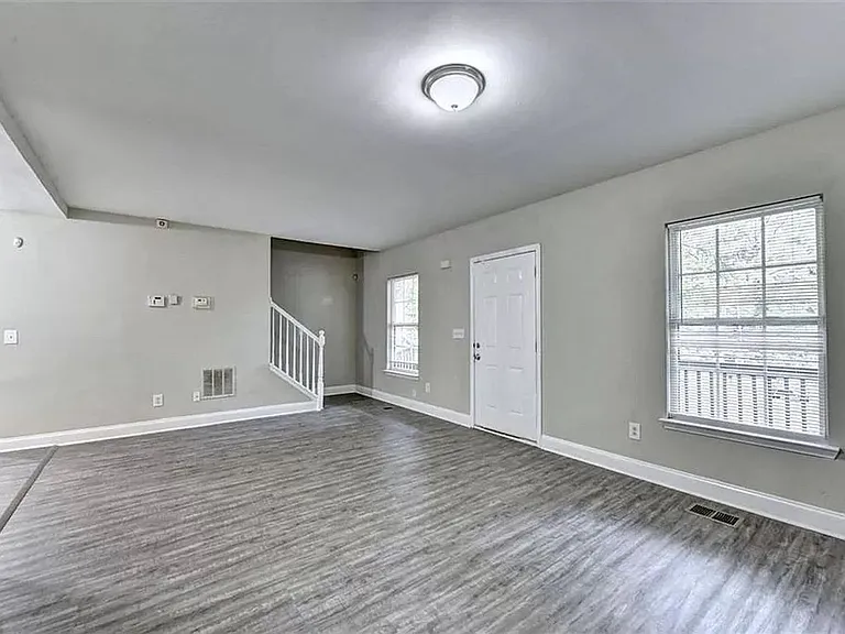 506 McWilliams Rd SE — Photo 7