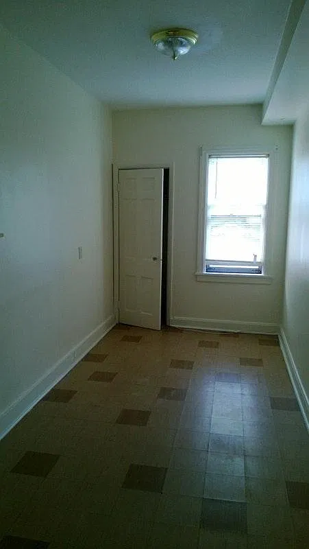 2 bed, 1300 sqft, $1,500 — Photo 4