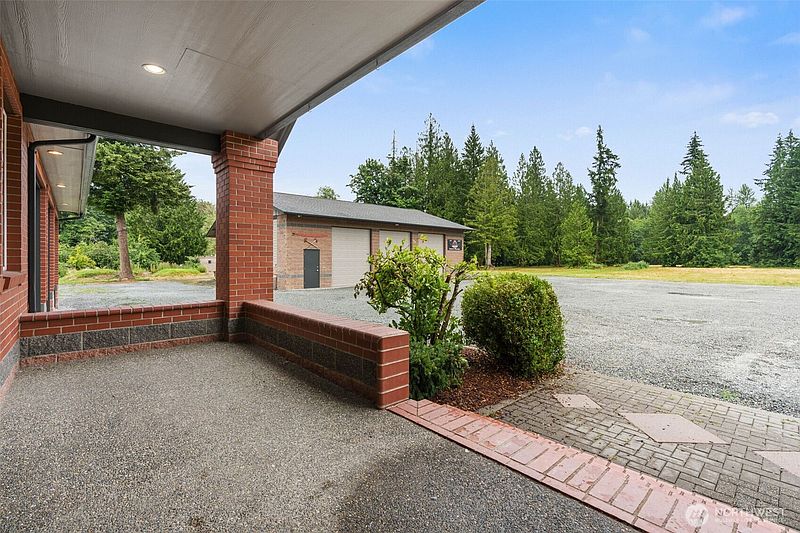 2nd image of 30121 41st Avenue E