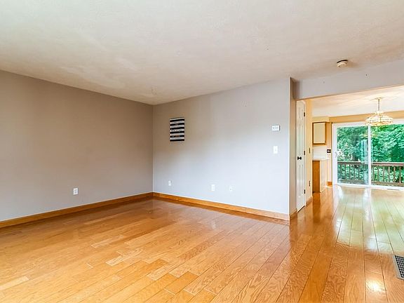 5th image of 9 Meadow Dr #0