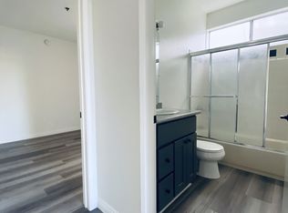 1220 N Las Palmas Ave, Los Angeles, CA 90038