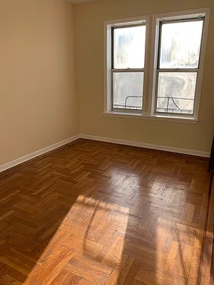 Rented by Halvatzis Realty | media 8