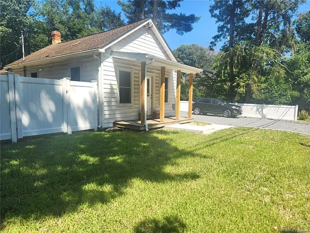 3 bed, 1.0 bath, 760 sqft, $3,600 — Photo 2