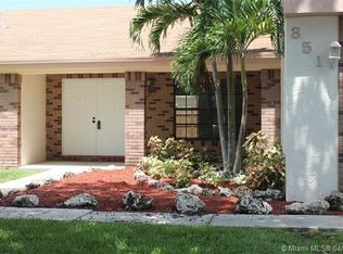 851 Greenbriar Ave, Davie, FL 33325